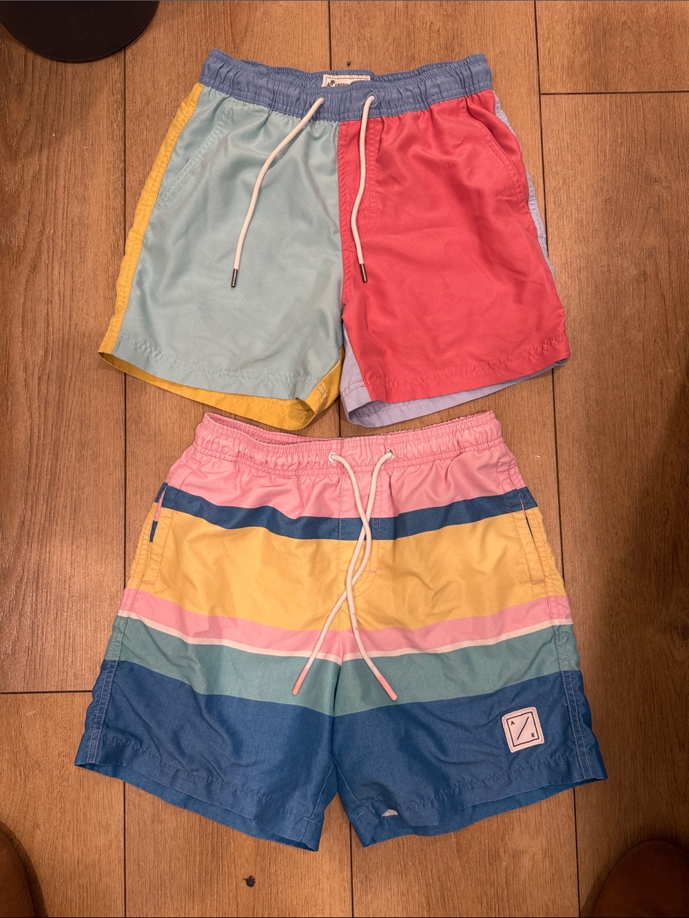 American Eagle set of 2 Colorblock and Stripe Men’s Swim Shorts - Multicolor